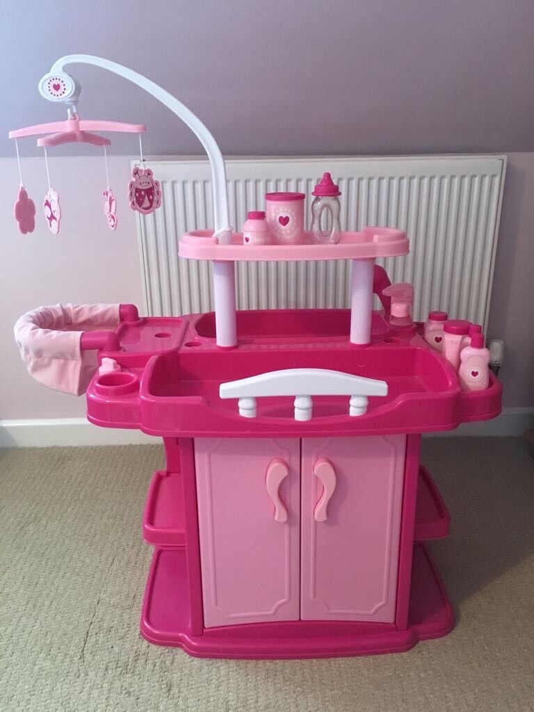dolls changing unit